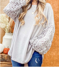 Load image into Gallery viewer, Floral Lace Balloon Sleeve Top